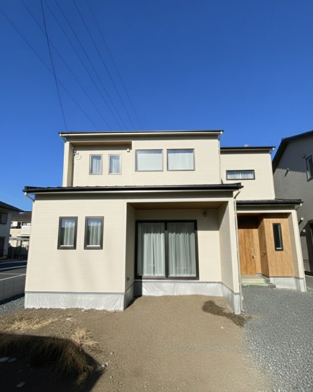 モダンなお家を造ったよ☆

森家今日はお鍋、鍋敷きの上に＃ネッコ が座ったので、しばらく鑑賞タイム。ジャマ

✩ ⋆ ✩ ⋆ ✩ ⋆ ✩ ⋆ ✩ ⋆ ✩ ⋆ ✩
アヴィエスホーム
お問い合わせ→ @avieshome.tochigi
✩ ⋆ ✩ ⋆ ✩ ⋆ ✩ ⋆ ✩ ⋆ ✩ ⋆ ✩

📞 0285-32-6322

土地探しから家づくりまで
まるっと『ワンストップ対応』✨
自社施工100%で安心の家づくりをしています🏡

#アヴィエスホーム
#AVIESHOME
#栃木の工務店
#健康住宅

#健康ローコスト住宅
#家事がラクな家

#子育て世代の家づくり

#新婚夫婦の家

#ナチュラルな暮らし

#ナチュラルインテリア

#家事動線

#回遊動線

#収納上手な家

#平屋のある暮らし
#マイホーム計画

#マイホーム記録

#注文住宅新築

#工務店とつくる家

#暮らしを楽しむ

#モデルハウス見学

#ルームツアー